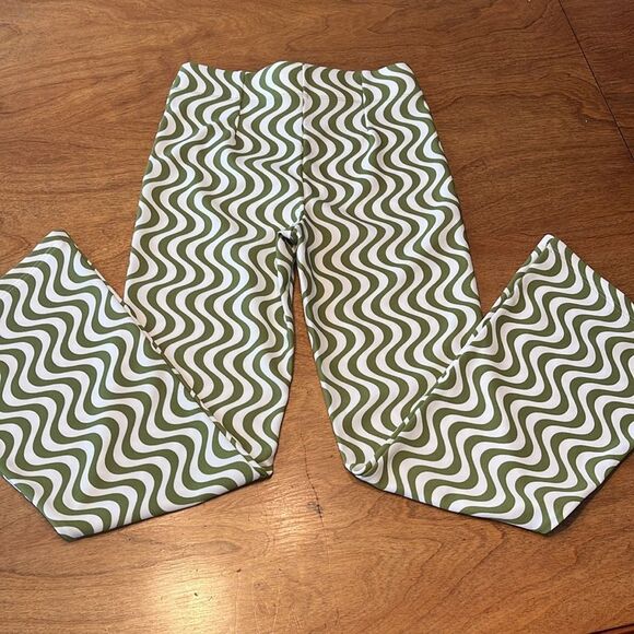 NWT Garage Olive and White Wave Flare Pants - Picture 4 of 7